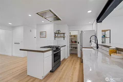 Kitchen - 13302 47th Ave SE, Mill Creek, WA 98012 photo 1 of 4