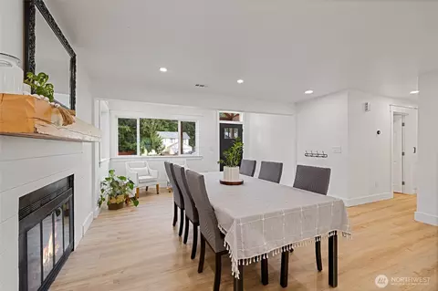 Dining - 13302 47th Ave SE, Mill Creek, WA 98012 photo 3 of 5