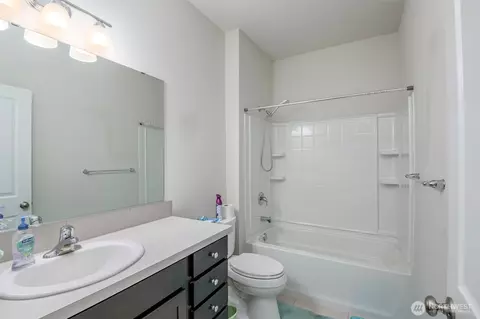 Bath - 106 Hickory Ave SW #45, Orting, WA 98360 photo 2 of 2