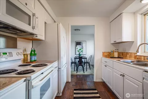 Kitchen - 29 108th St SE, Everett, WA 98208 photo 1 of 3