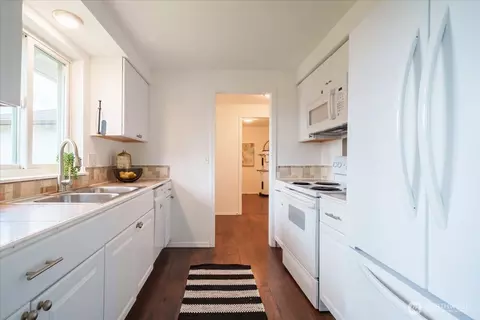 Kitchen - 29 108th St SE, Everett, WA 98208 photo 3 of 3