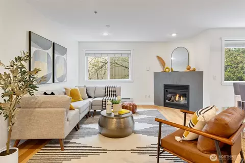 717 E Denny Way #2B, Seattle, WA 98122