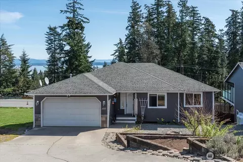 1057 Coho Ln, Camano Island, WA 98282