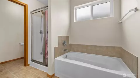 Bath - 17734 17th Ave E, Spanaway, WA 98387 photo 3 of 3