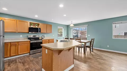 Kitchen - 17734 17th Ave E, Spanaway, WA 98387 photo 1 of 2