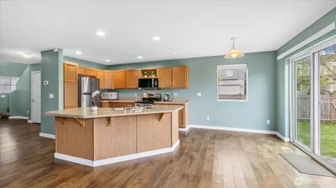 Kitchen - 17734 17th Ave E, Spanaway, WA 98387 photo 2 of 2