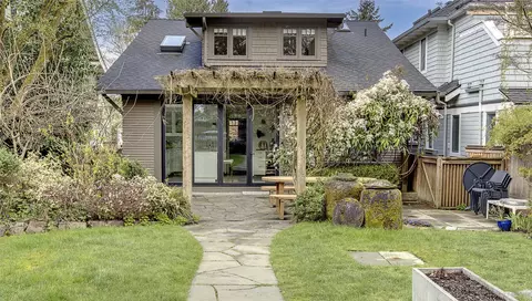 1922 11th Ave E, Seattle, WA 98102