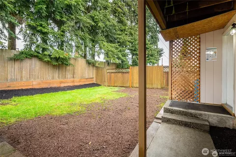 Exterior - 6321 Broadway Ave, Everett, WA 98203 photo 4 of 7