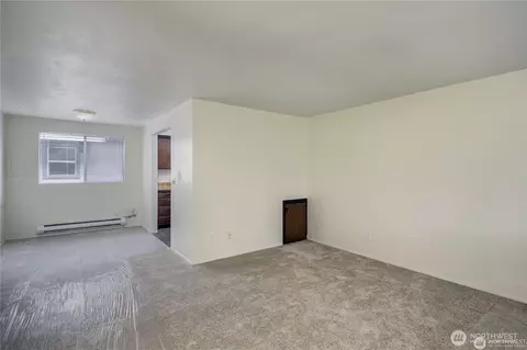 Living - 6321 Broadway Ave, Everett, WA 98203 photo 1 of 3