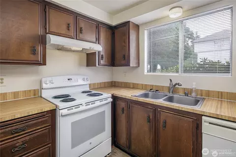 Kitchen - 6321 Broadway Ave, Everett, WA 98203 photo 1 of 1