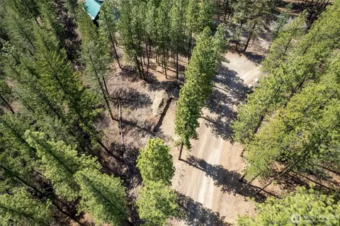 94 Homestead Rd, Winthrop, WA 98862