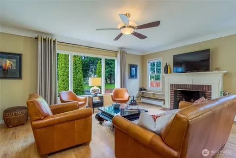Living - 973 E Alder, Walla Walla, WA 99362 photo 1 of 4