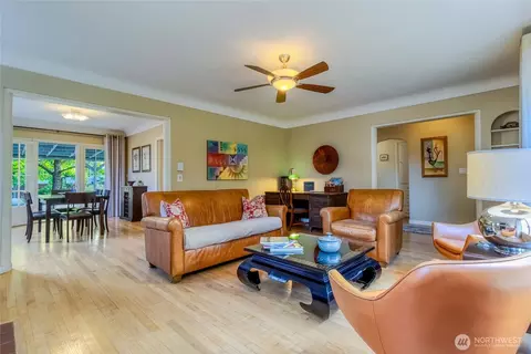 Living - 973 E Alder, Walla Walla, WA 99362 photo 2 of 4