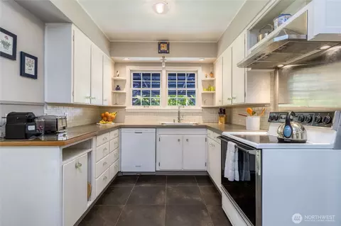 Kitchen - 973 E Alder, Walla Walla, WA 99362 photo 1 of 2