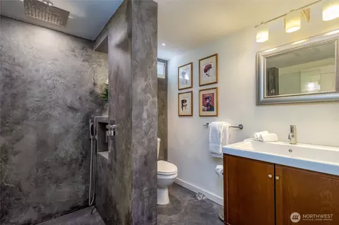 Bath - 973 E Alder, Walla Walla, WA 99362 photo 3 of 3