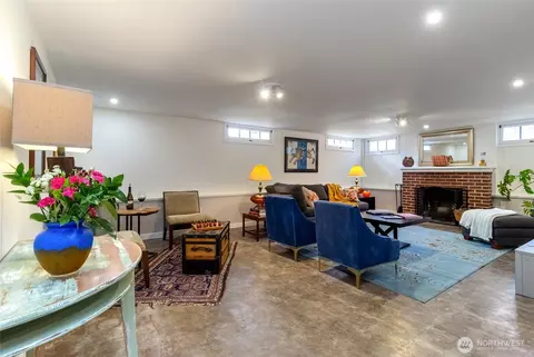 Living - 973 E Alder, Walla Walla, WA 99362 photo 3 of 4