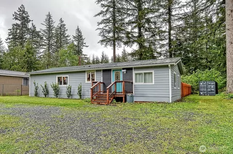 8598 Golden Valley Dr, Maple Falls, WA 98266