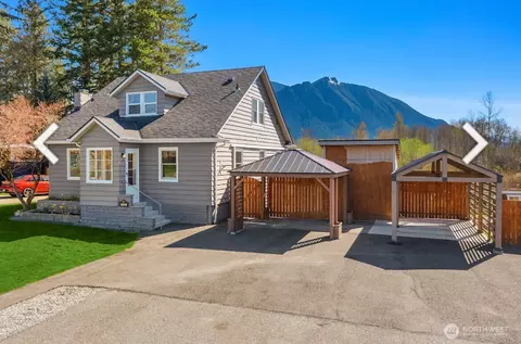 8930 Meadowbrook Way SE, Snoqualmie, WA 98065