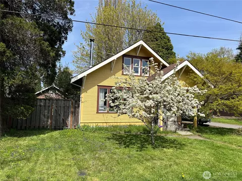 900 Baker St, Bellingham, WA 98225