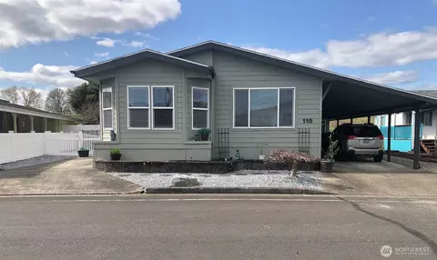 110 Blue Heron Dr, Longview, WA 98632