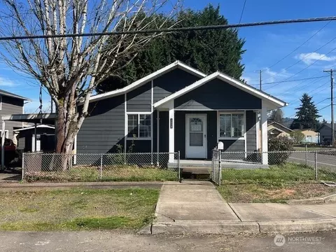1314 S 4th Ave, Kelso, WA 98626