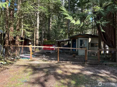 1085 Birch Ln, Sumas, WA 98295