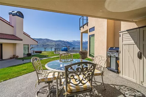 100 Lake Chelan Shores Dr #4-1, Chelan, WA 98816