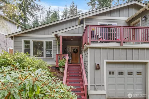 13 Louise View Dr, Bellingham, WA 98229