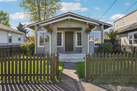 707 S 6th Ave, Kelso, WA 98626