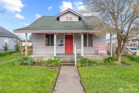 1211 S 4th Ave, Kelso, WA 98626