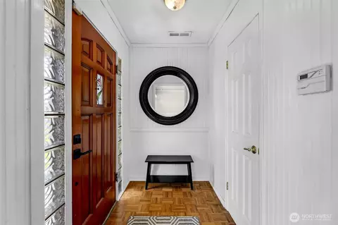 Entry Way - 521 26th Ave, Longview, WA 98632 photo 1 of 2