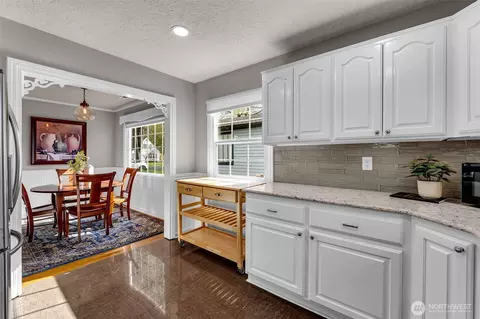 Kitchen - 521 26th Ave, Longview, WA 98632 photo 5 of 5