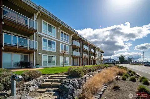 8075 Harborview Rd #305, Blaine, WA 98230