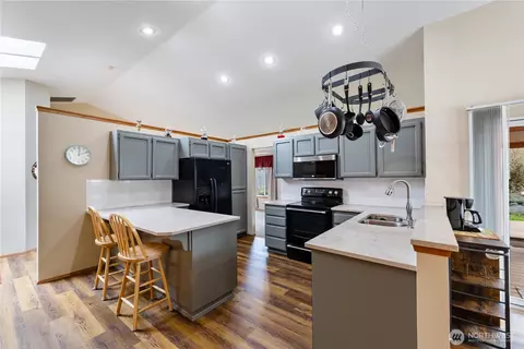402 S 32nd Pl, Mount Vernon, WA 98273