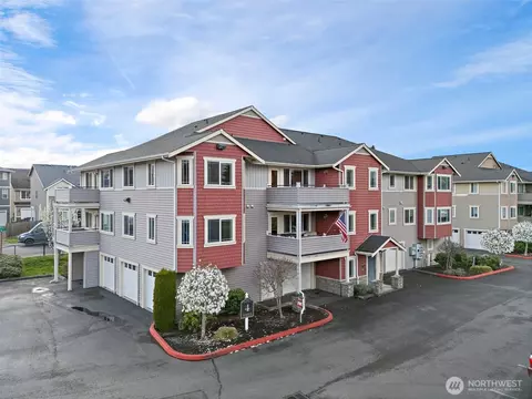 13215 97th Ave E #302, Puyallup, WA 98373
