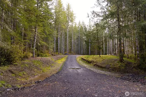 6400 NW Cheyney Ln, Seabeck, WA 98380
