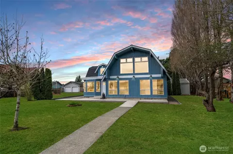 659 10th St, Blaine, WA 98230