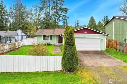 7292 E Taylor St, Port Orchard, WA 98366
