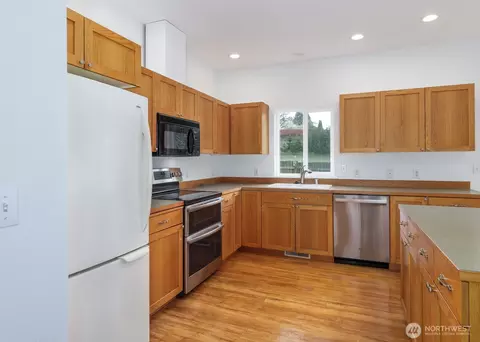 Kitchen - 70 America Blvd, Sequim, WA 98382 photo 2 of 5