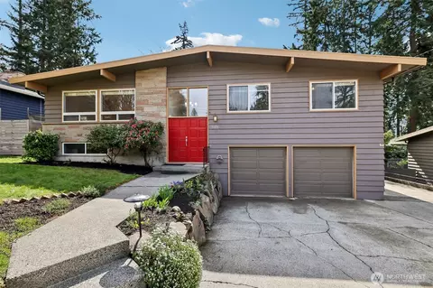 9324 216th St SW, Edmonds, WA 98020