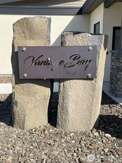 321 Bridgeview Dr, Vantage, WA 98950