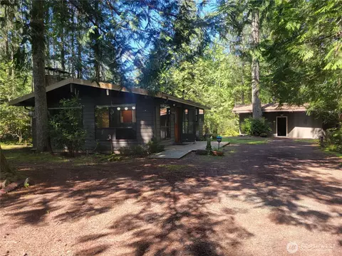 440 Trailwood Dr, Brinnon, WA 98320