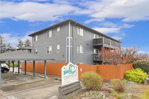 300 N Oak Harbor St #C302, Oak Harbor, WA 98277