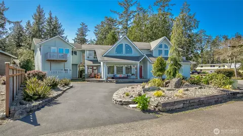 784 Wakina Loop SE, Ocean Shores, WA 98569