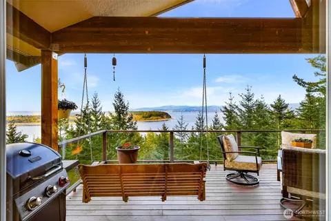 3040 Mt Vista Dr, Lummi Island, WA 98262