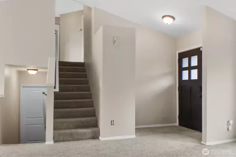 Entry Way - 1000 Baysinger Pl, Enumclaw, WA 98022 photo 1 of 1