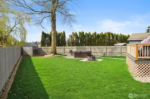 Exterior - 1000 Baysinger Pl, Enumclaw, WA 98022 photo 4 of 5