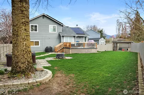Exterior - 1000 Baysinger Pl, Enumclaw, WA 98022 photo 3 of 5