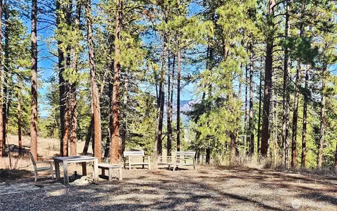 293 Swauk Pines Rd, Cle Elum, WA 98922