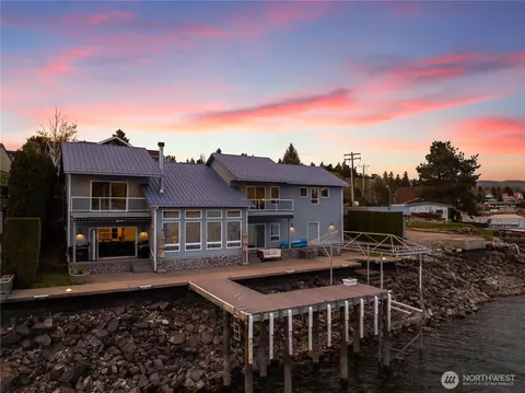 605 Manson Blvd, Manson, WA 98831